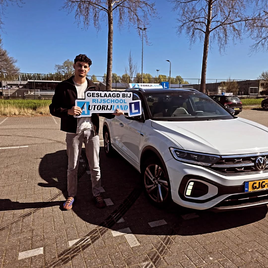 Sem uit Assendelft geslaagd bij Autorijland