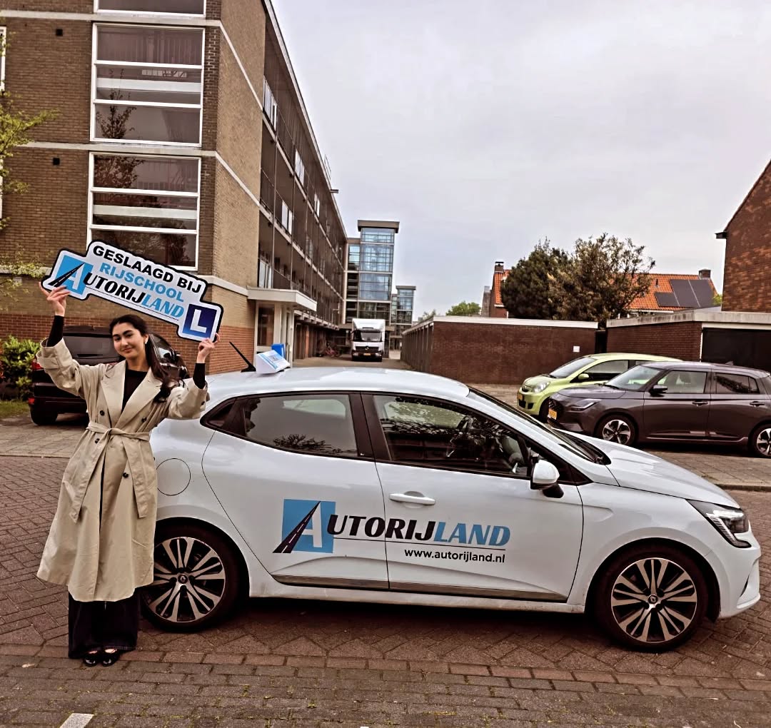 Yara uit Zaandam geslaagd bij Autorijland